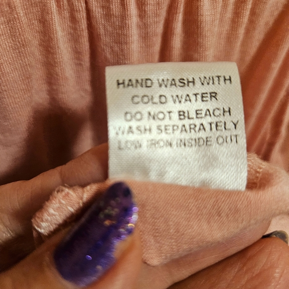 Ruffled Sleevless Blouse - Picture 5 of 7